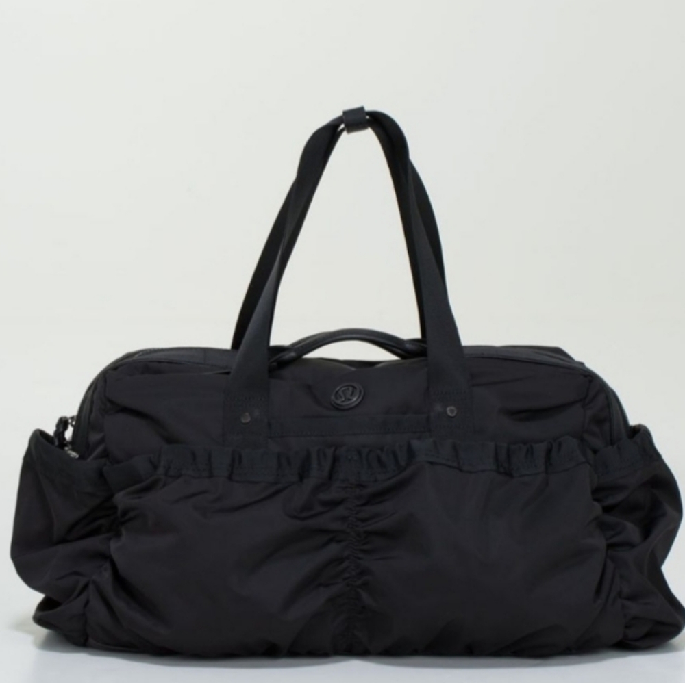 Lululemon Yoga on the Fly bag
